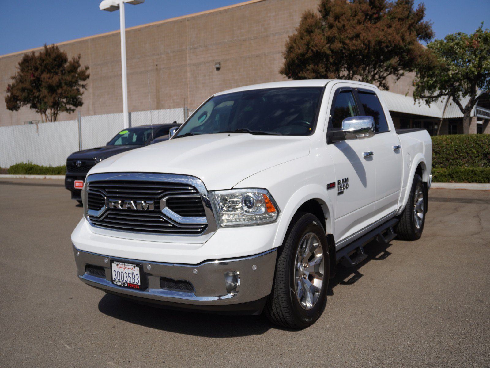 Used 2019 RAM 1500 Laramie w/ Convenience Group RWD image 7