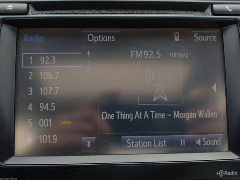 Used 2014 Toyota Camry XLE image 25