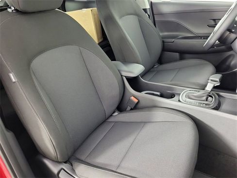 Certified 2025 Hyundai Kona SEL image 25