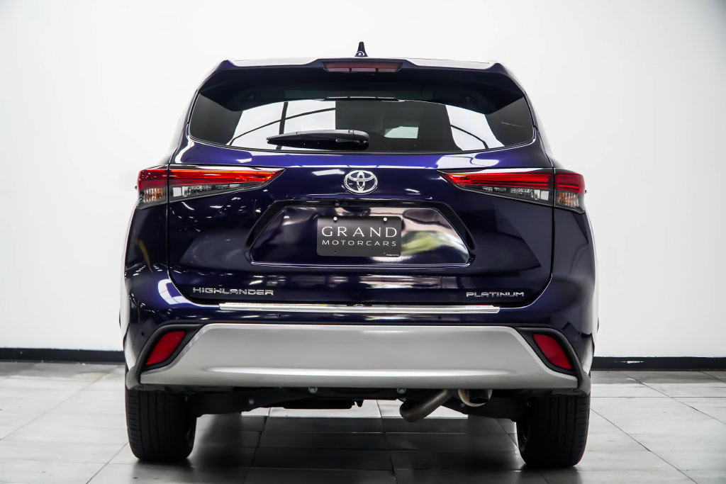 Used 2023 Toyota Highlander Platinum FWD image 14