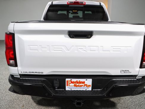Used 2024 Chevrolet Colorado Z71 w/ Z71 Convenience Package 2 AWD/4WD image 8