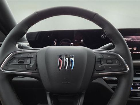 New 2026 Buick Envista Avenir image 13