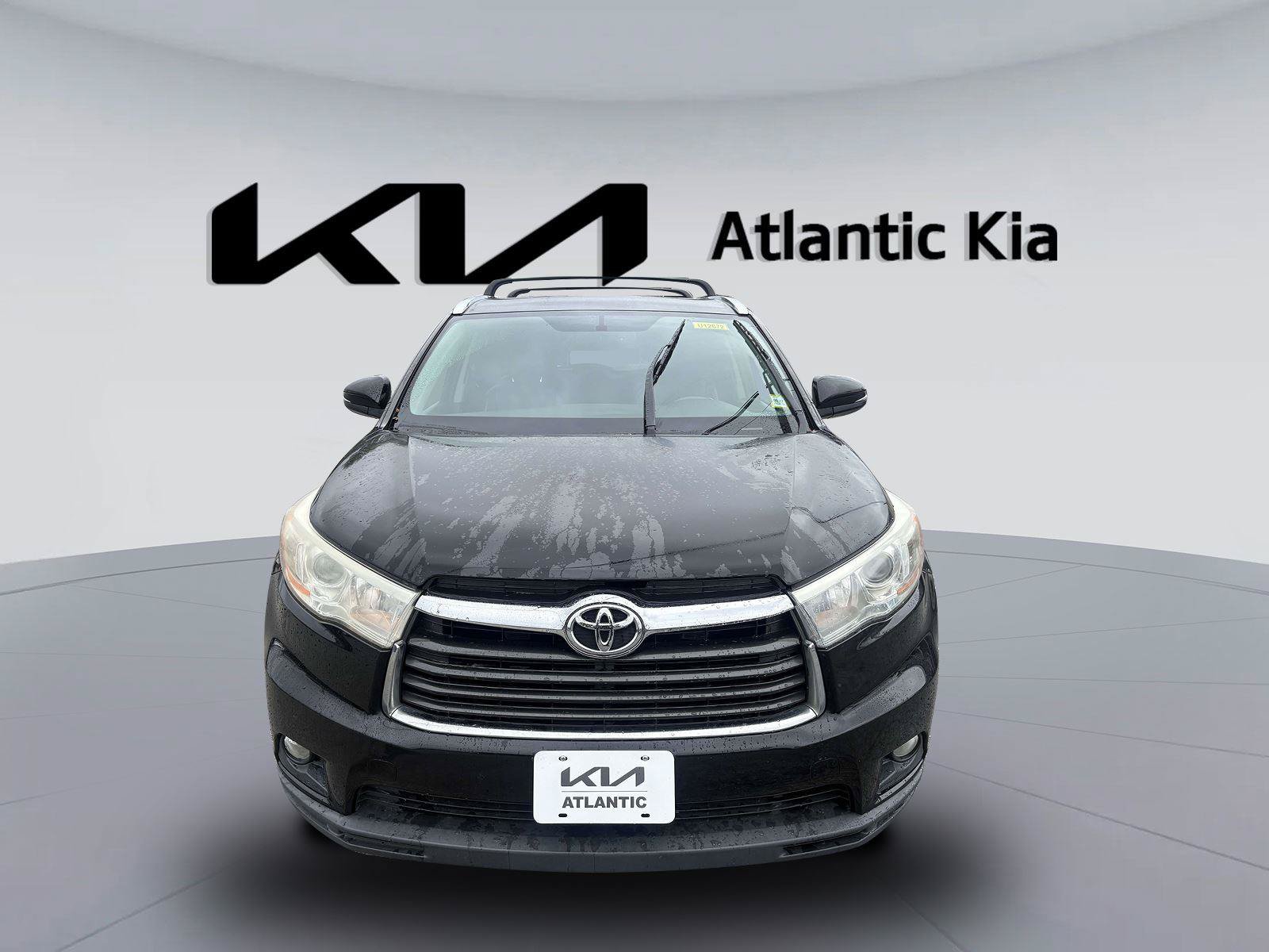 Used 2015 Toyota Highlander XLE AWD/4WD image 2