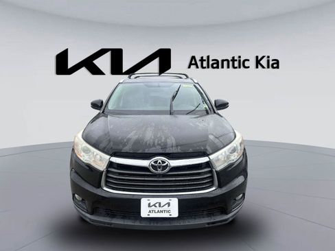 Used 2015 Toyota Highlander XLE AWD/4WD image 2