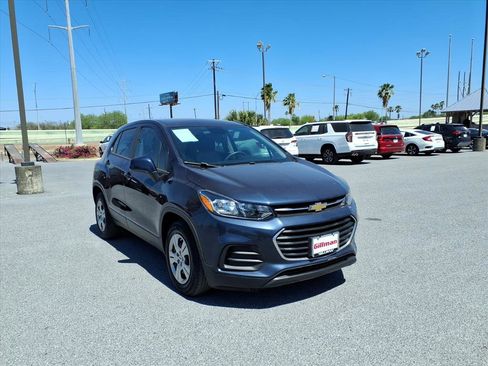 Used 2019 Chevrolet Trax LS image 2