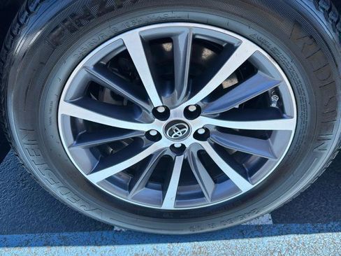 Used 2017 Toyota Highlander XLE w/ Carpet Mat Package AWD/4WD image 35
