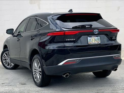 Used 2021 Toyota Venza XLE w/ Softex Package AWD/4WD image 4