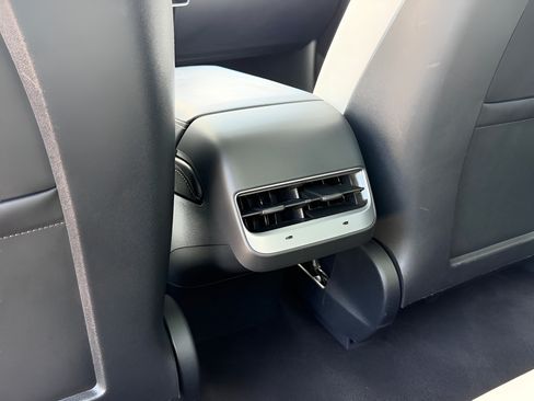 Used 2023 Tesla Model 3 Standard Range RWD image 30