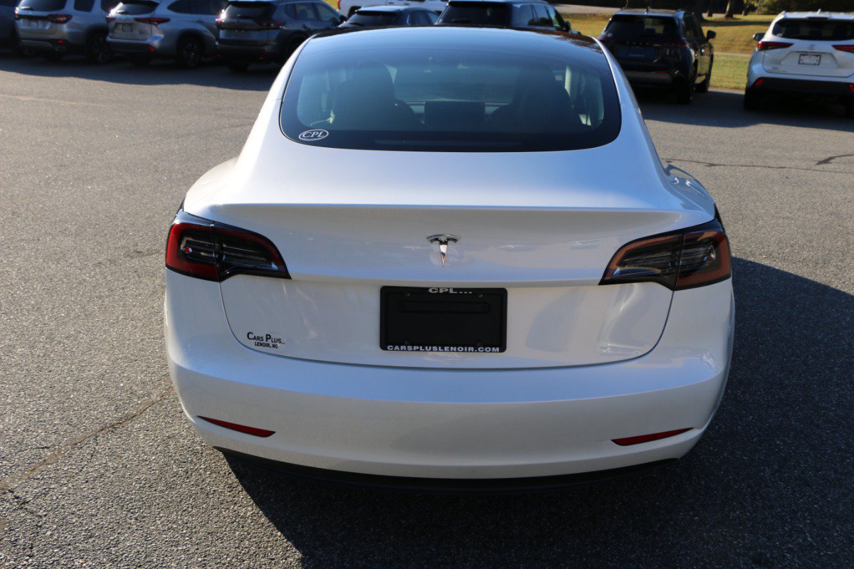 Used 2023 Tesla Model 3 Standard Range RWD image 4