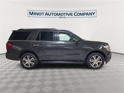 Used 2024 Ford Expedition Limited image 9