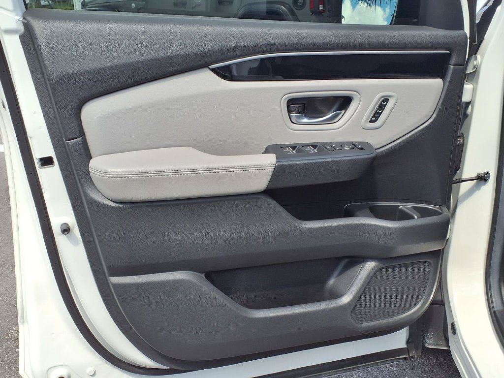 Used 2025 Honda Pilot EX-L image 27