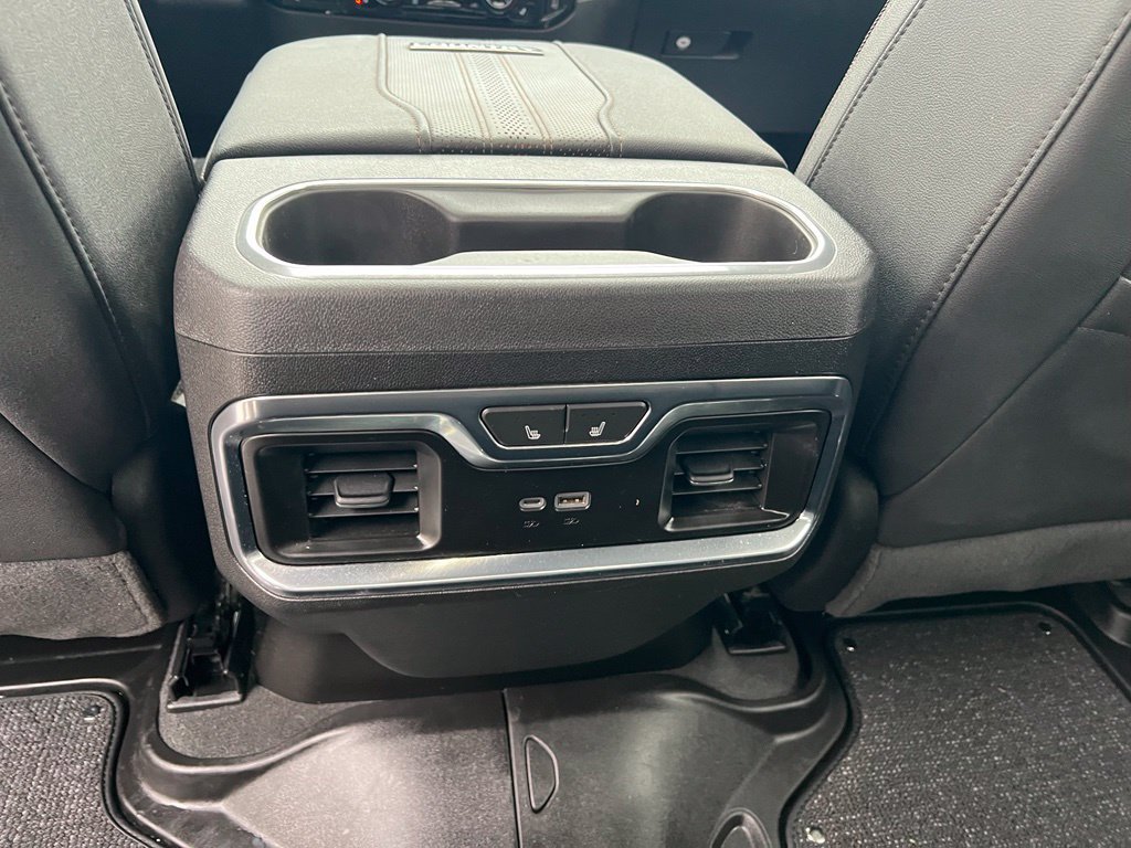 Used 2024 Chevrolet Silverado 3500 High Country w/ Technology Package AWD/4WD image 24