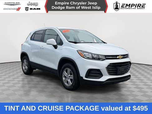 Used 2022 Chevrolet Trax LS w/ Tint and Cruise Package image 1