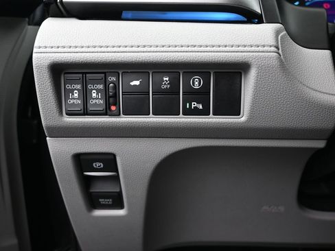 Certified 2023 Honda Odyssey Touring image 21