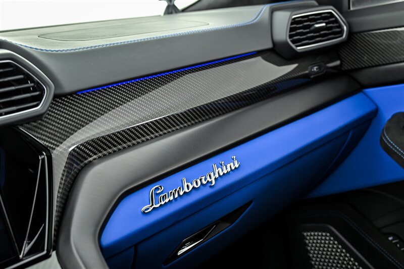 Used 2024 Lamborghini Urus S AWD/4WD image 44