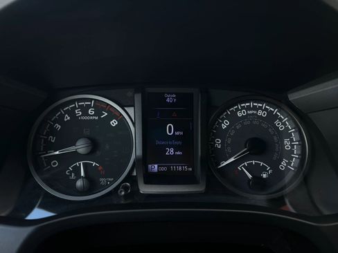 Used 2020 Toyota Tacoma TRD Off-Road image 17