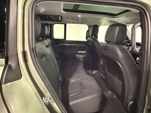 Used 2022 Land Rover Defender 110 S image 46