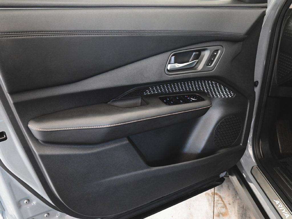 Used 2024 Nissan Ariya AWD image 8