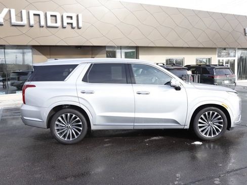 Used 2024 Hyundai Palisade Calligraphy image 2