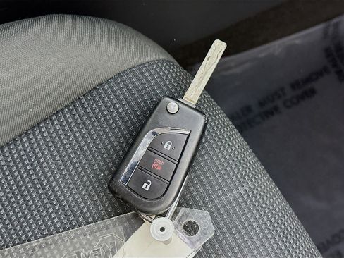 Used 2023 Toyota RAV4 LE image 32