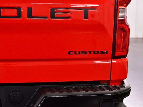 Used 2020 Chevrolet Silverado 1500 Custom Trail Boss w/ Custom Convenience Package image 13