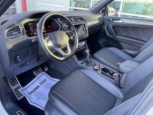 Used 2023 Volkswagen Tiguan SE R-Line image 9