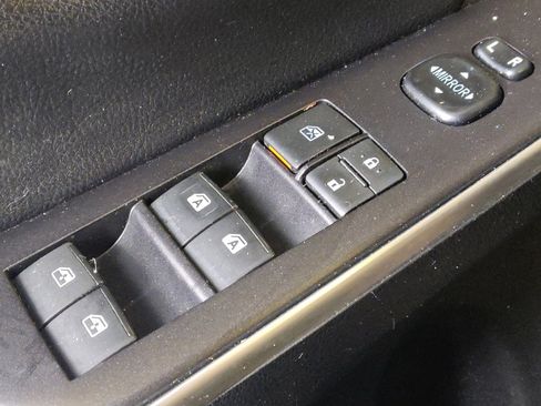Used 2017 Toyota Camry XLE FWD image 26