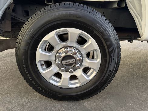 Used 2024 Ford F250 XLT image 14