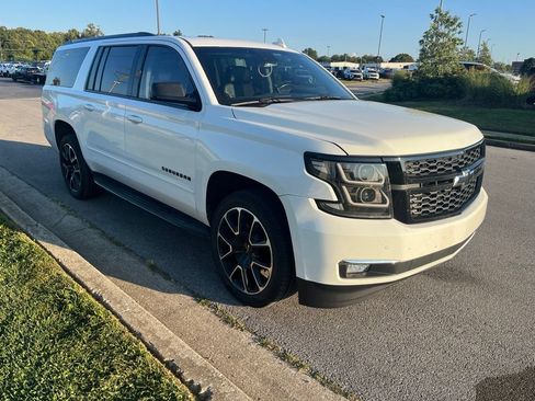 Used 2018 Chevrolet Suburban Premier w/ RST Edition AWD/4WD image 2