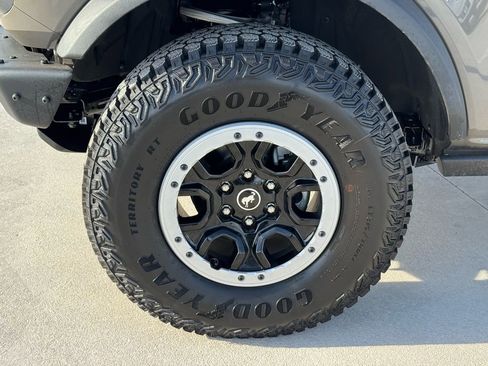 New 2026 Ford Bronco Badlands AWD/4WD image 8