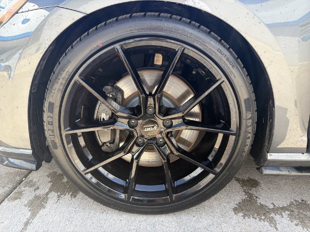 Used 2019 Volkswagen Golf R 4-Door AWD/4WD image 18