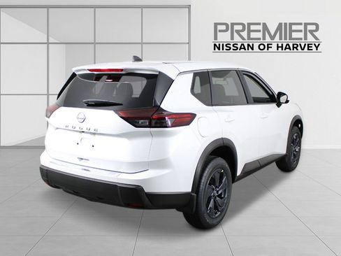 New 2026 Nissan Rogue SV FWD image 5