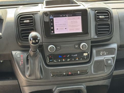 Used 2025 RAM ProMaster 2500 w/ Convenience Group FWD image 15
