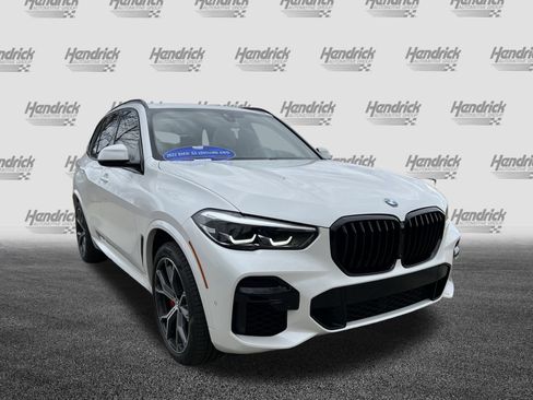 Used 2022 BMW X5 xDrive40i w/ M Sport Package image 2