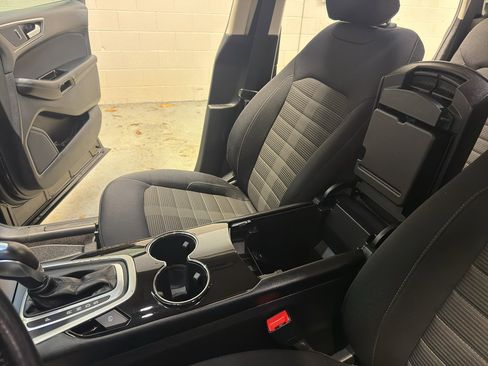 Used 2016 Ford Edge SEL image 18