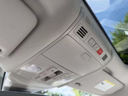 Certified 2023 Volkswagen Jetta SE w/ Panoramic Sunroof Package FWD image 36
