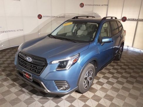 Certified 2023 Subaru Forester Premium AWD/4WD image 1