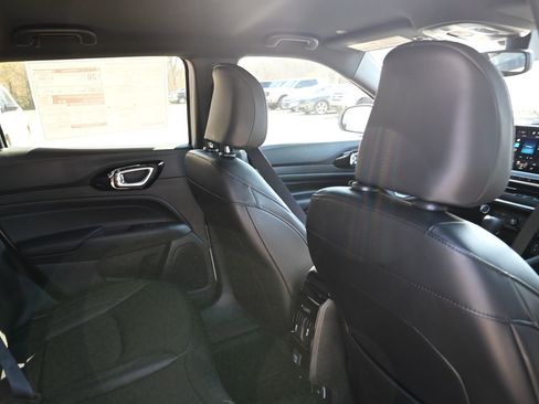 New 2026 Jeep Compass Latitude image 23