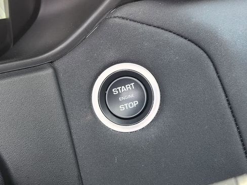 Used 2025 Land Rover Range Rover Velar Dynamic SE image 20