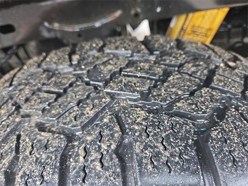 Used 2021 Chevrolet Colorado ZR2 image 28