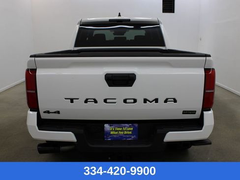 Used 2025 Toyota Tacoma TRD Sport image 3