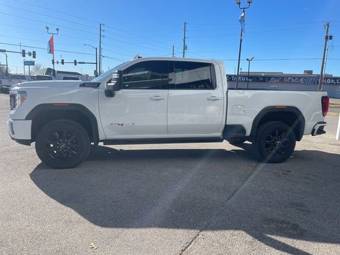 Used 2022 GMC Sierra 2500 AT4 w/ AT4 Premium Plus Package image 4