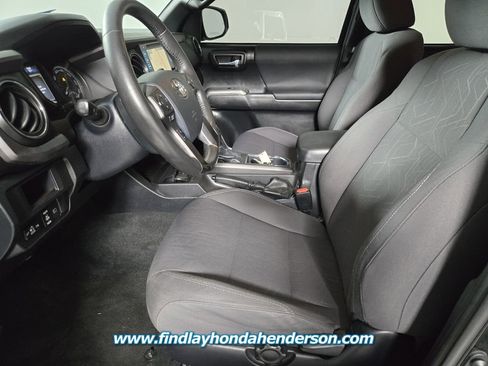 Used 2019 Toyota Tacoma TRD Sport w/ Technology Package image 13