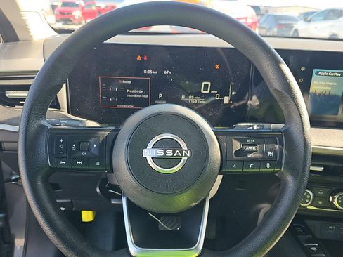 Used 2025 Nissan Kicks SV FWD image 10