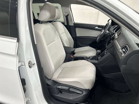 Used 2020 Volkswagen Tiguan SE w/ Panoramic Sunroof Package AWD/4WD image 23