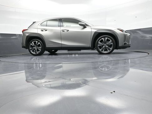 Used 2020 Lexus UX 250h w/ Accessory Package 2 AWD/4WD image 29