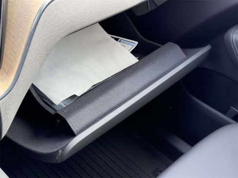 Certified 2026 Volvo XC60 B5 Plus w/ Protection Package Premier image 31