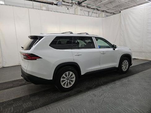 Used 2025 Toyota Grand Highlander AWD image 4