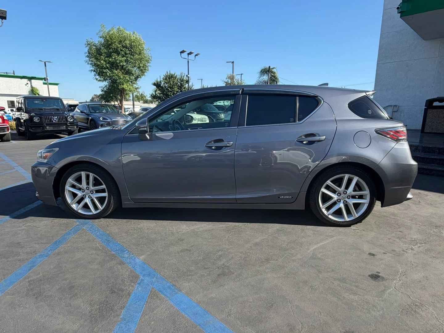 Used 2015 Lexus CT 200h w/ Navigation Package FWD image 5