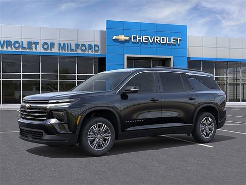 New 2026 Chevrolet Traverse LT w/ LPO, Floor Liner Package FWD image 2